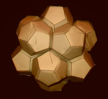 Three dimensional packing with regular dodecahera